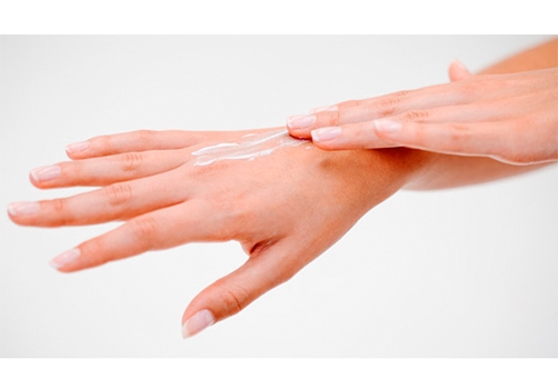 Що робити при лущенні шкіри рук